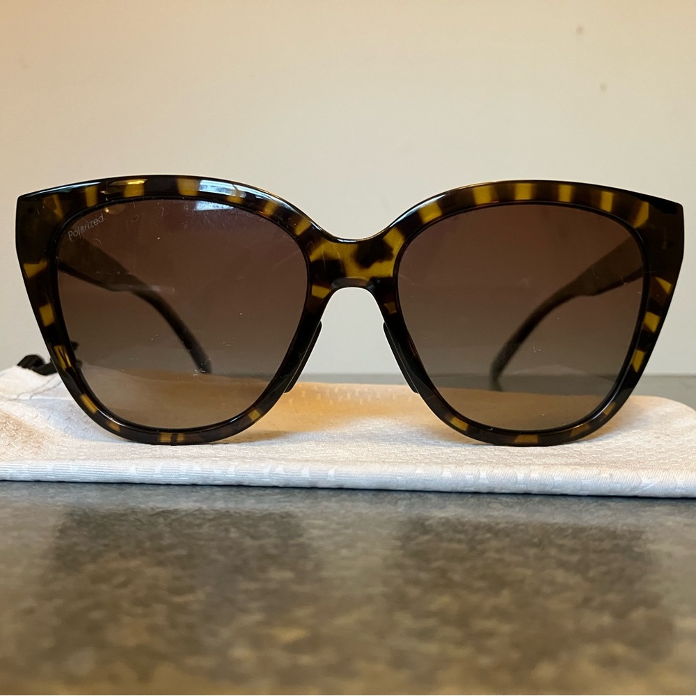 Stylish Tortoise Shell Sunglasses